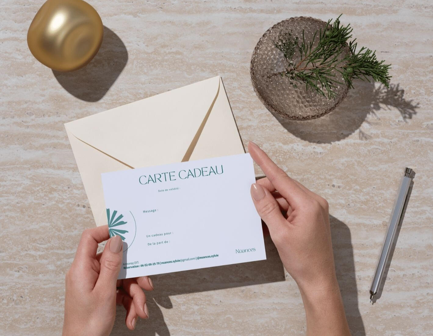 Carte cadeau élégante pour un service de conseil en image carte cadeau élégante à offrir pour une prestation de conseil en image personnalisée